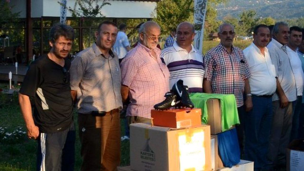 Üzülmez, Amatörün Destekçisi