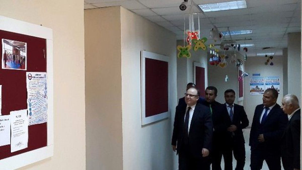 Vali Tutulmaz, Halk Eğitim Merkezi Müdürlüğünü Ziyaret Etti