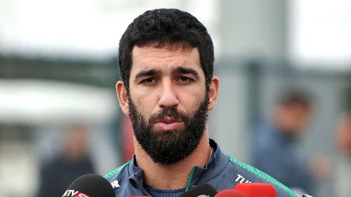 Arda Turan\'dan Van Persıe\'ye Gönderme