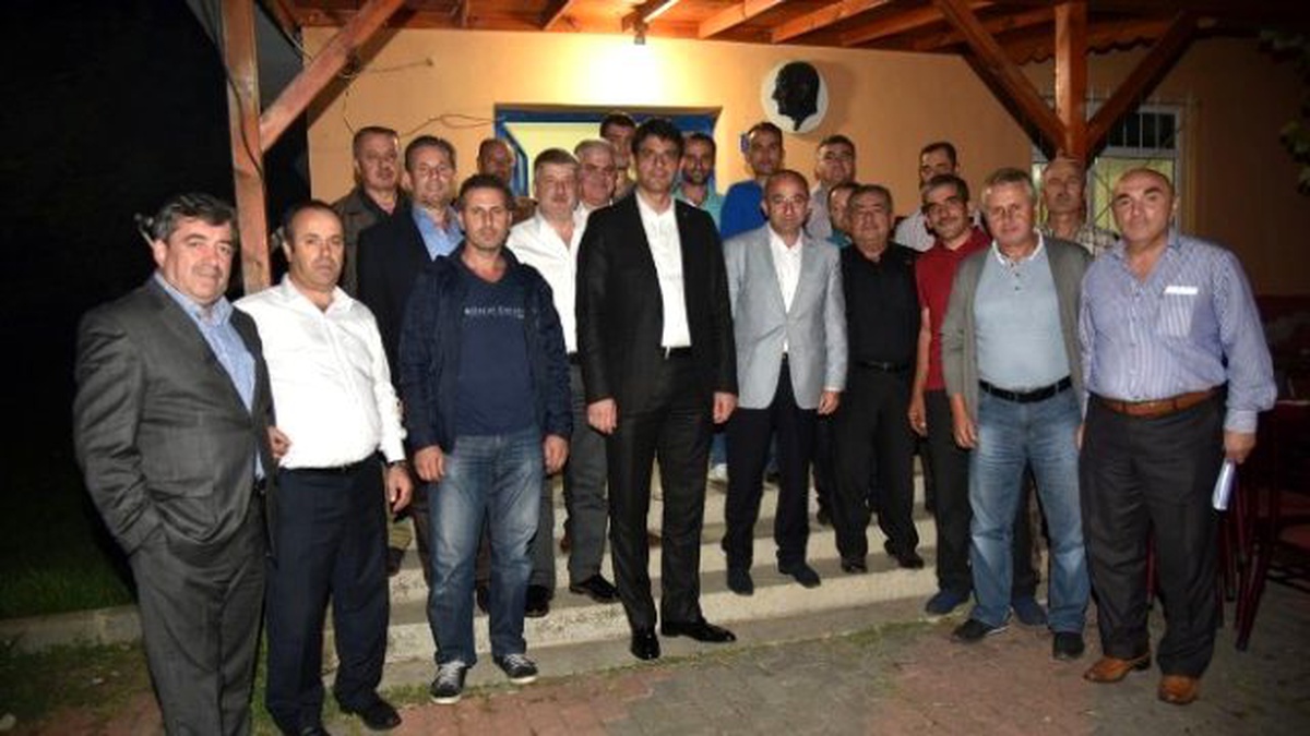 Başkan Üzülmez, Muhtarlık Binasında Vatandaşlarla Bir Araya Geldi