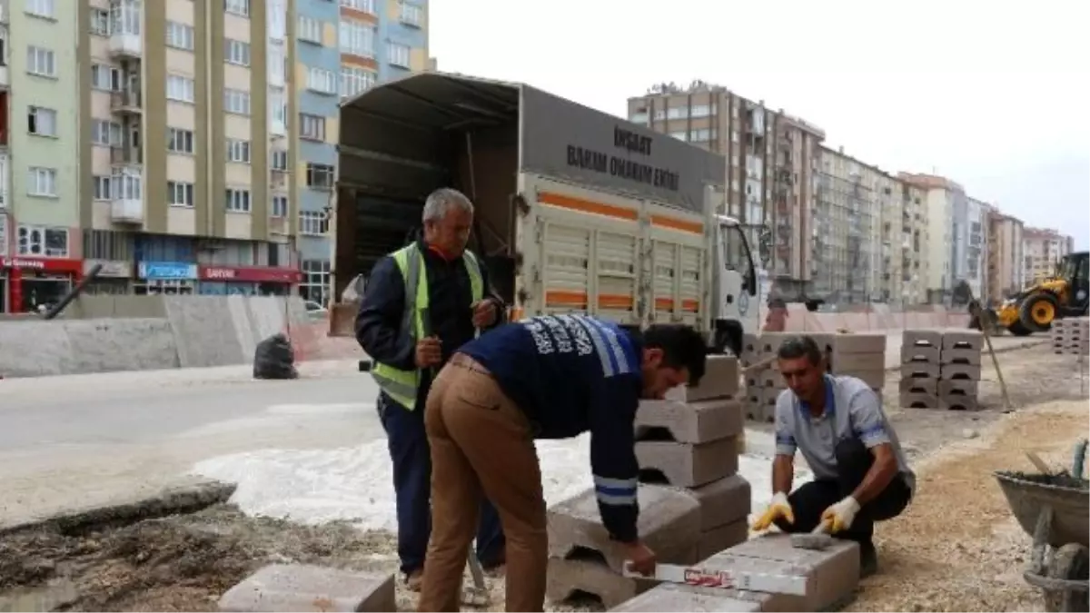 Büyükşehir Belediyesi Yol Yapım Çalışmaları Sürüyor