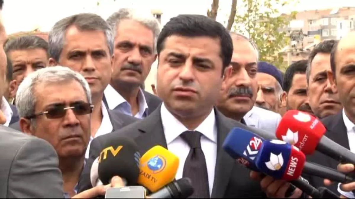 Demirtaş: "Suriye\'de Vekaleten Savaş Yürütülüyordu, Artık Doğrudan Aktörler Sahaya İnmeye Başladı"