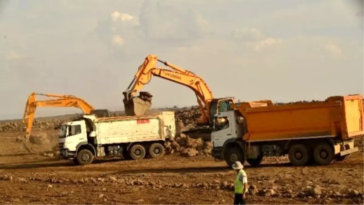 Entegre Katı Atık Yönetim Tesisi\'nde Çalışmalar Hızlandırıldı