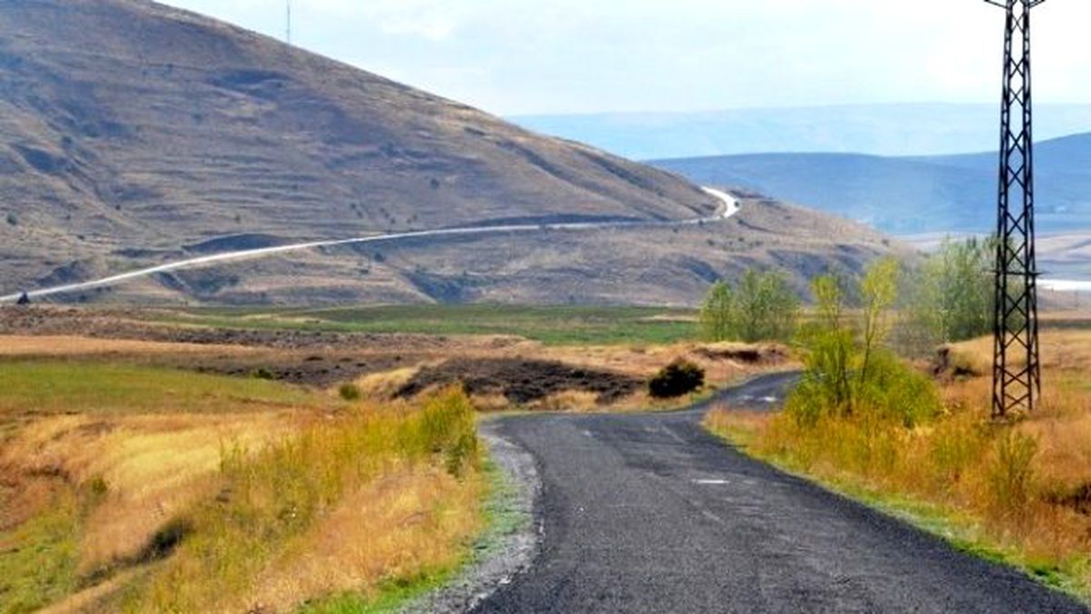 Erciş\'te Yol Asfaltlama Çalışması