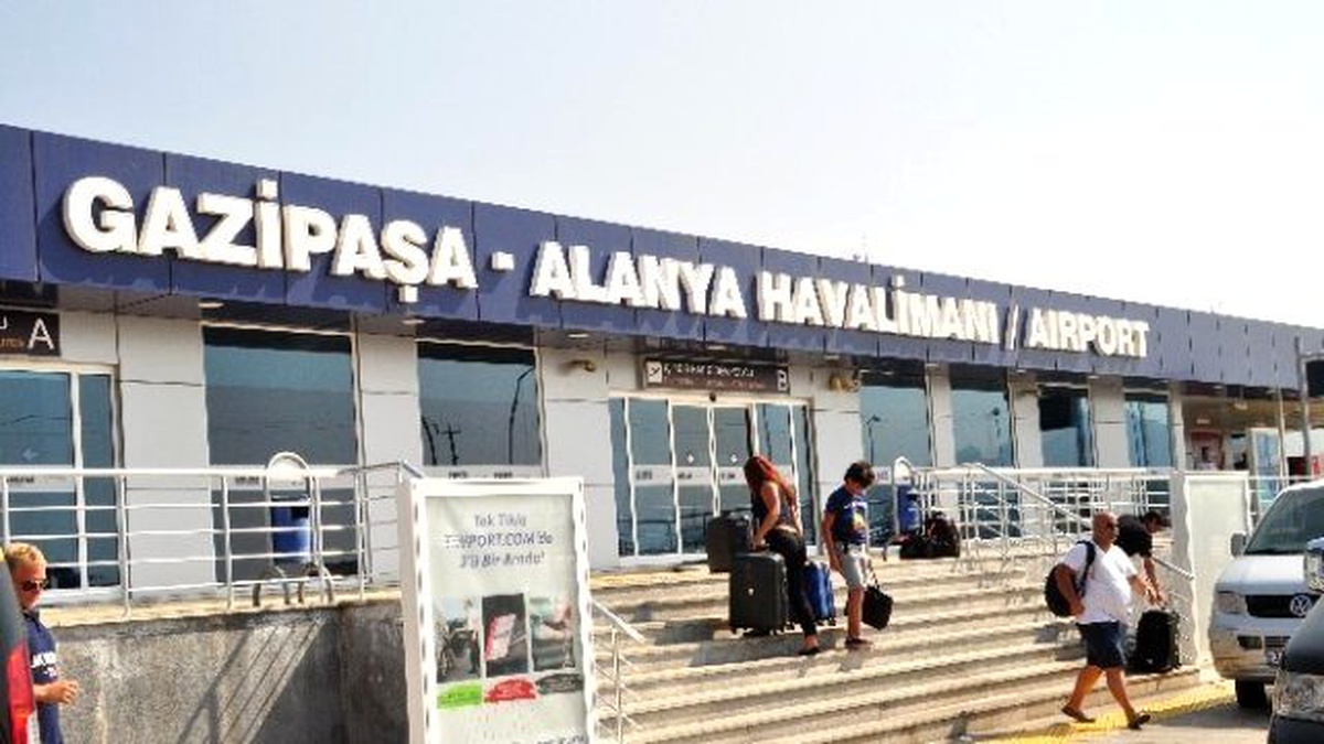 Gazipaşa Alanya Havalimanı\'nda Yolcu Sayısı Arttı
