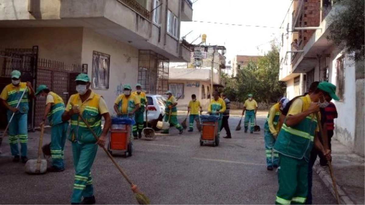 Mobil Temizlik Ekibi Çalışmalarını Sürdürüyor