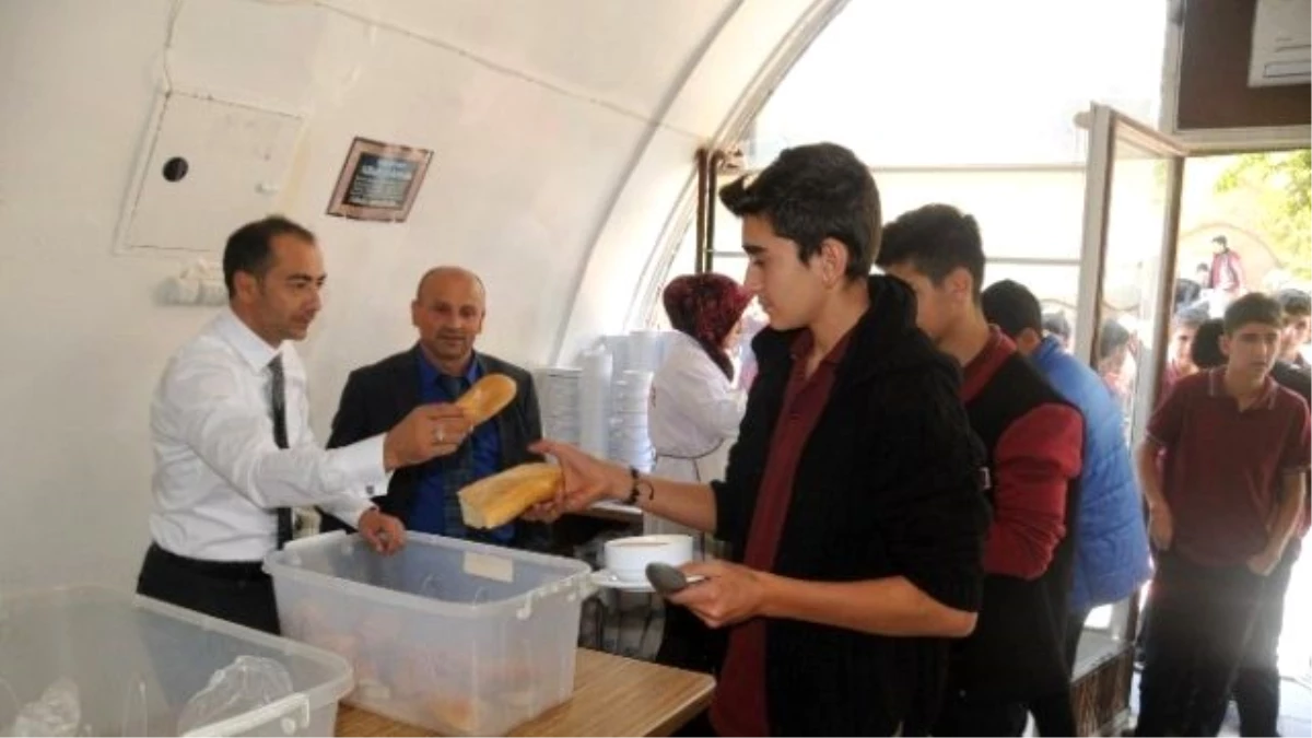 Niğde Belediyesi "Çorba Pınarı" Hizmetine Devam Ediyor