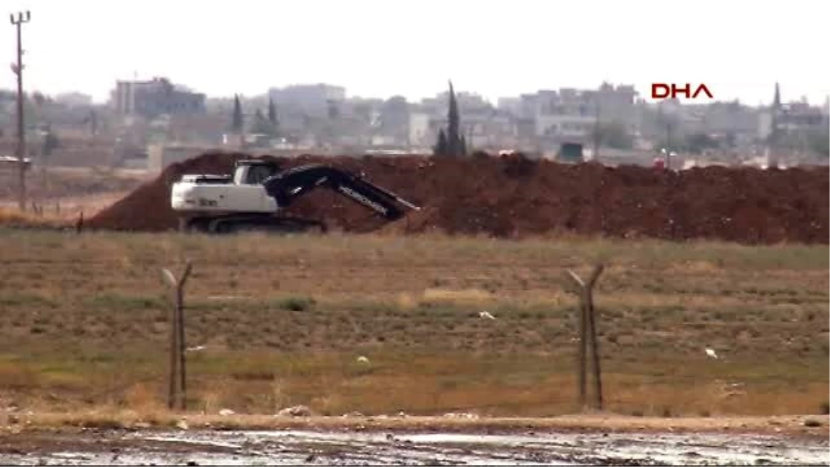 Nusaybin-Suriye Sınırda Hendek Kazma Çalışmaları Sürüyor