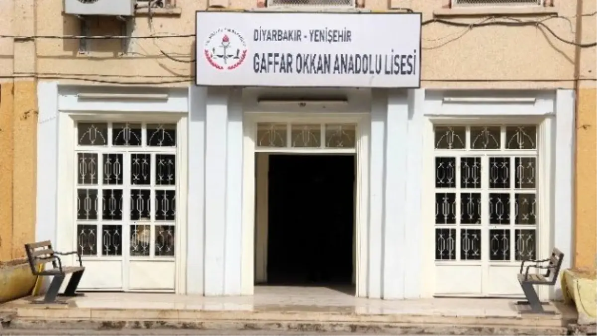 Öğrenciler Yasin Börü\'yü Andı