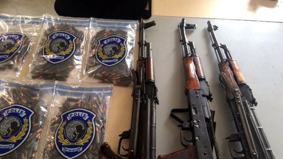 Şüpheli Araçtan Cephanelik Çıktı