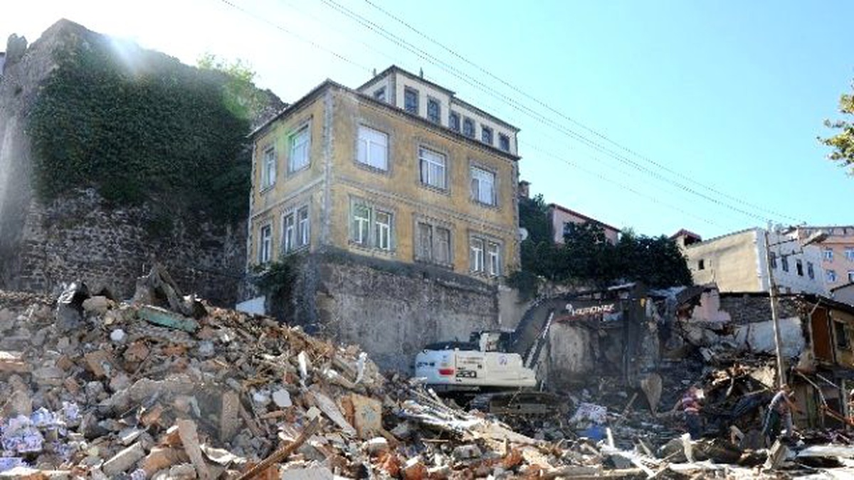 Tabakhane\'de Yıkılan Bina Sayısı 430\'a Ulaştı
