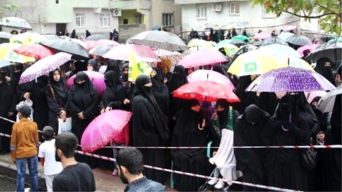 Diyarbakır Sokaklarında \'Katil Sılho\' Sloganları