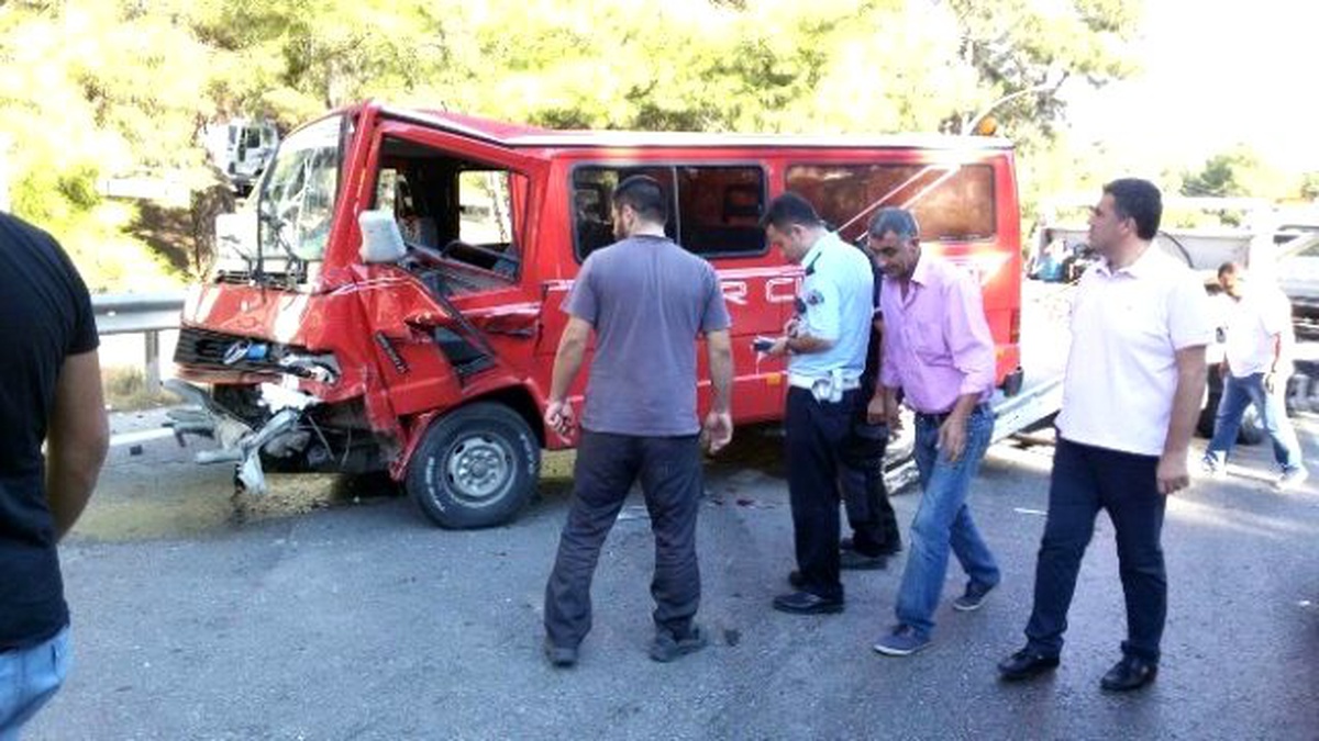 Yola Dökülen Yağ, 20 Araçlı Zincirleme Kazaya Neden Oldu