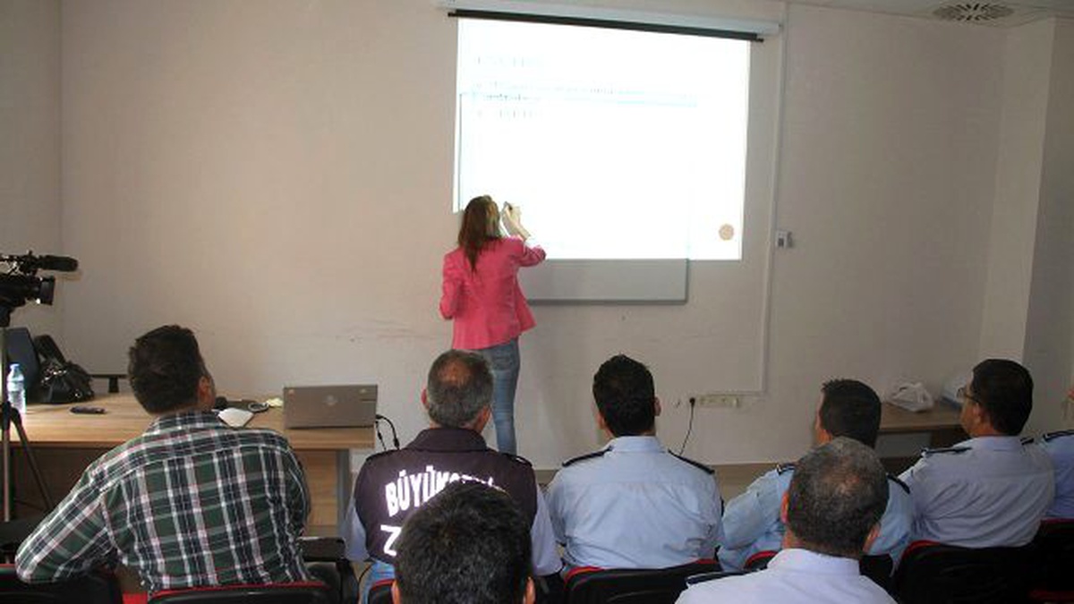 Büyükşehir Belediyesi Zabıtası Eğitim Almaya Devam Ediyor