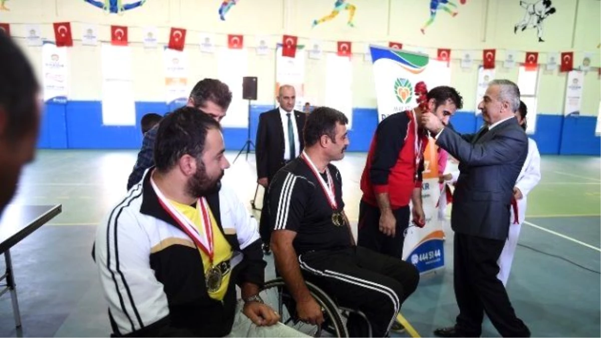 Büyükşehir Kapalı Spor Salonu Törenle Açıldı