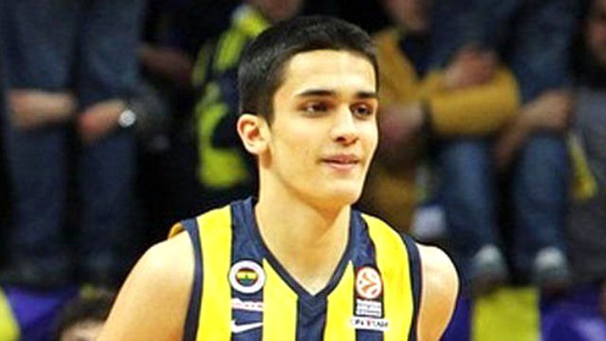 Fenerbahçeli Basketbolcu Ömer Faruk Yurtseven ABD'de Fırtına Gibi Esti