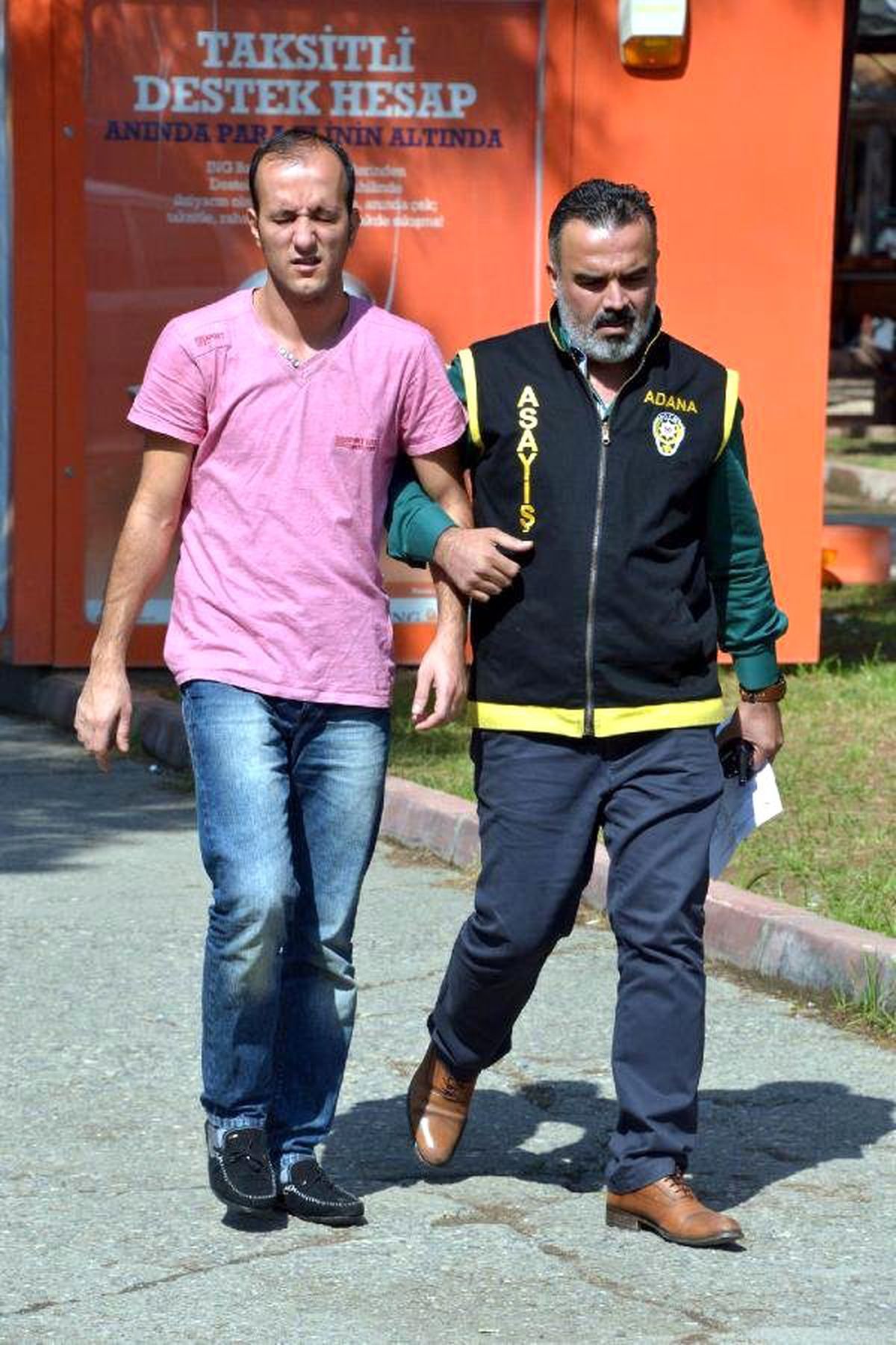 Görme Engelli, Bedensel Engelliyi Pazarladı