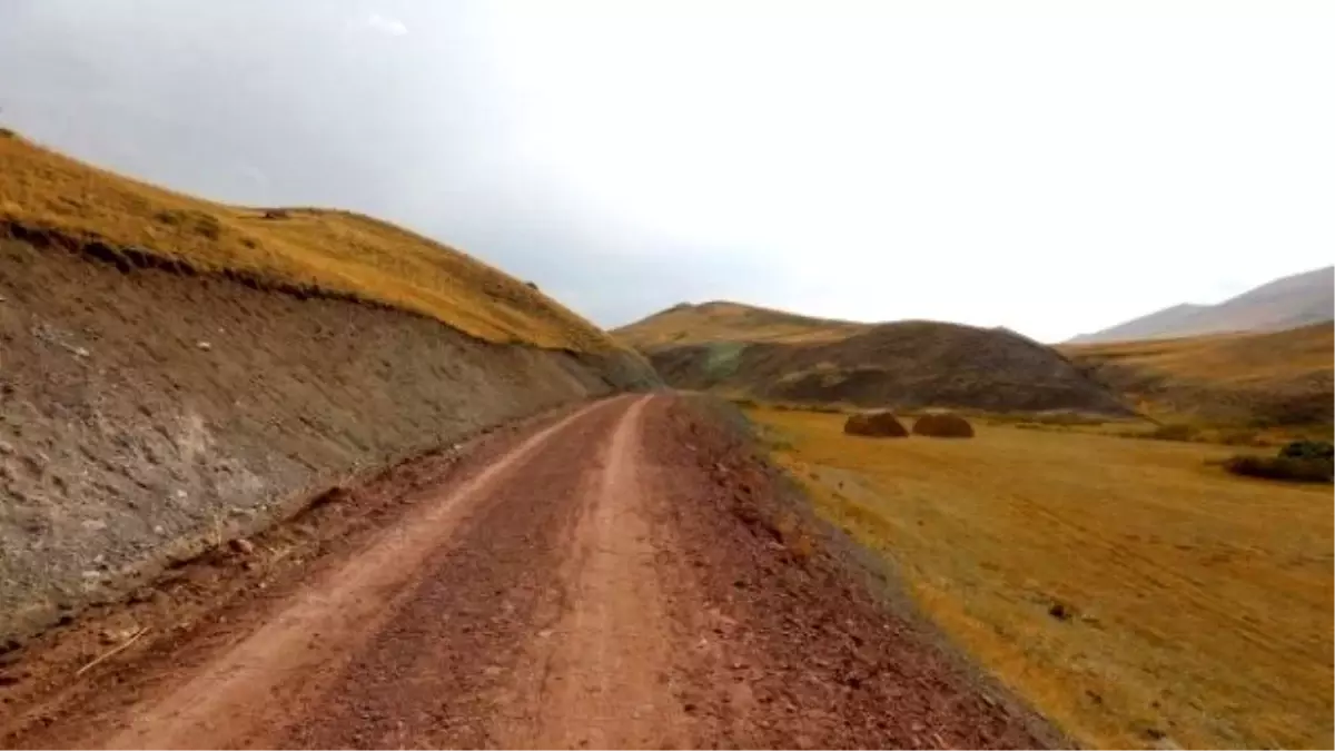 Gürpınar\'da Yol Yapım Çalışması