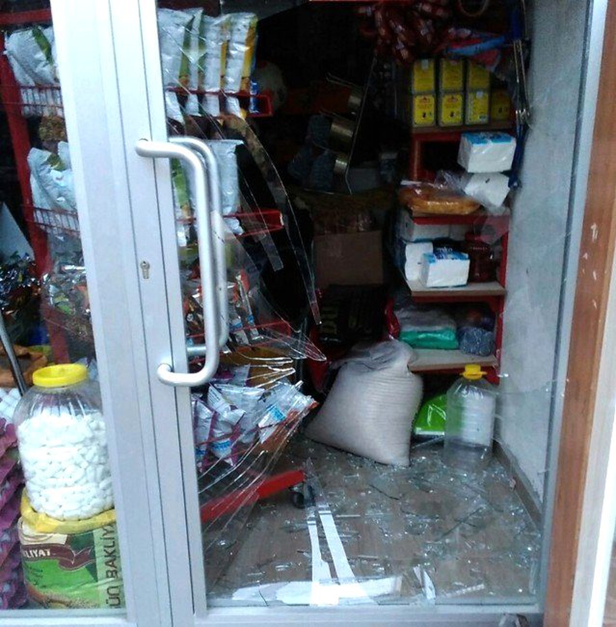 İş Yerine Girmek İsteyen Şahıslar Suçüstü Yakalandı