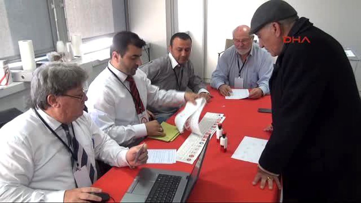 İsviçre?de Seçmenler Sandık Başında