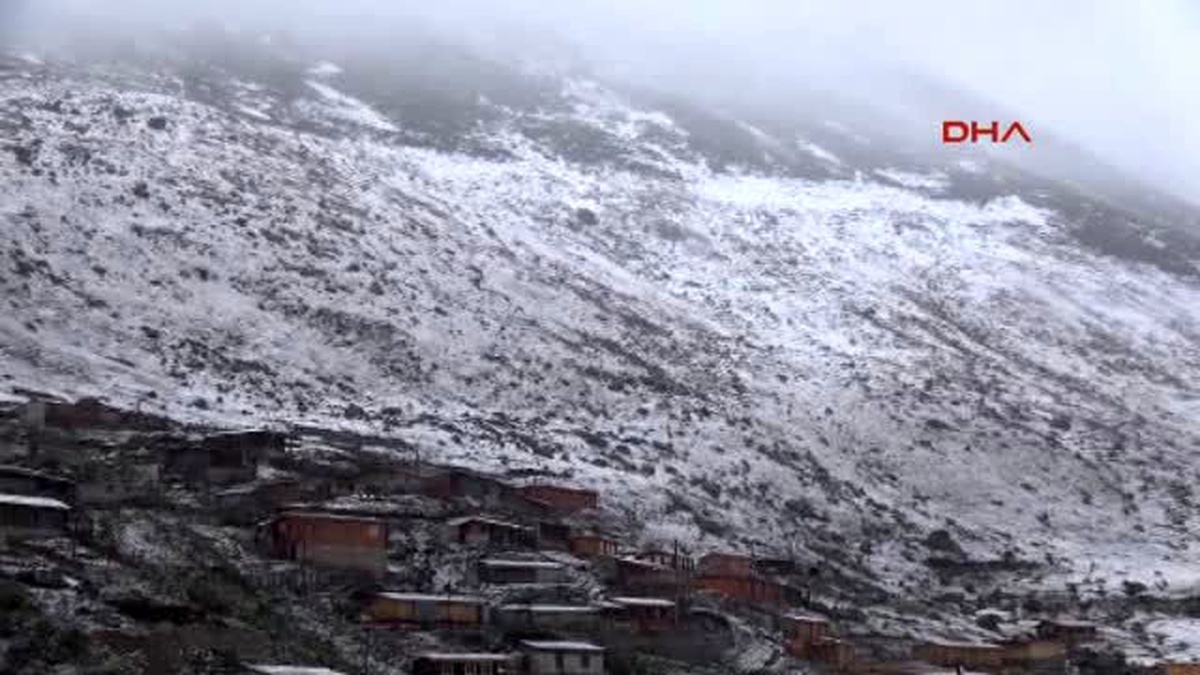 Rize?de Yılın İlk Karı Yağdı, Yaylacılar Kara Yakalandı
