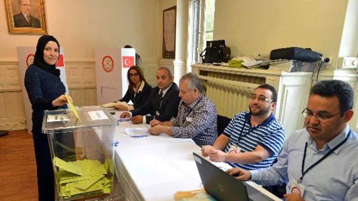 Strasbourg'da Oy Verme İşlemi Sürüyor