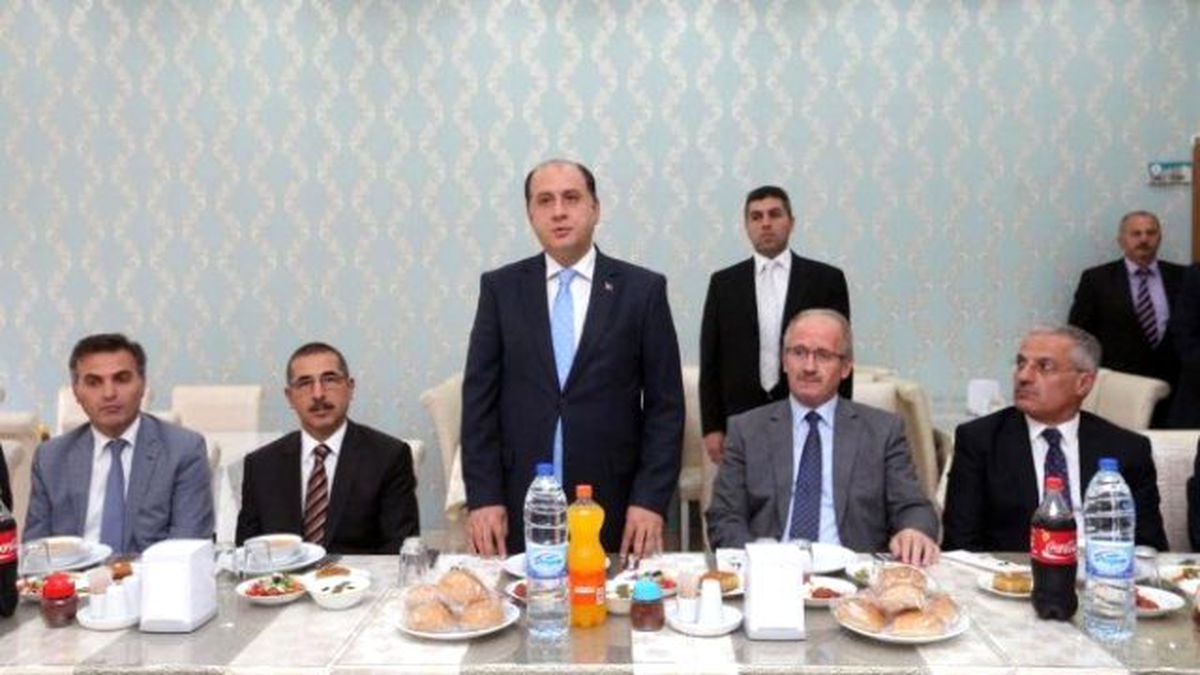 Vali Çomaktekin Yeni Atanan Öğretmenlere Seslendi