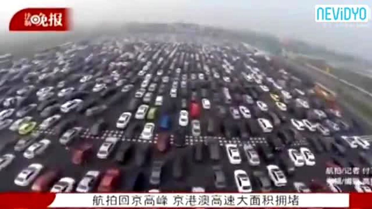 50 Şeritli Yolda Kilometrelerce Trafik Oldu