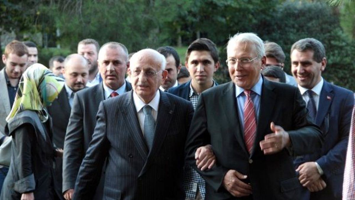 Ak Partili Kahraman, Üniversiteli Öğrencilerin Sorularını Yanıtladı