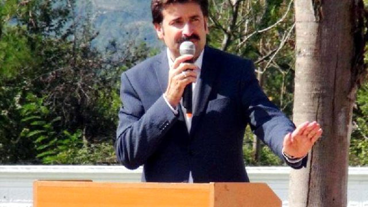 Babasının Adına Kültür Merkezi Yaptırdı
