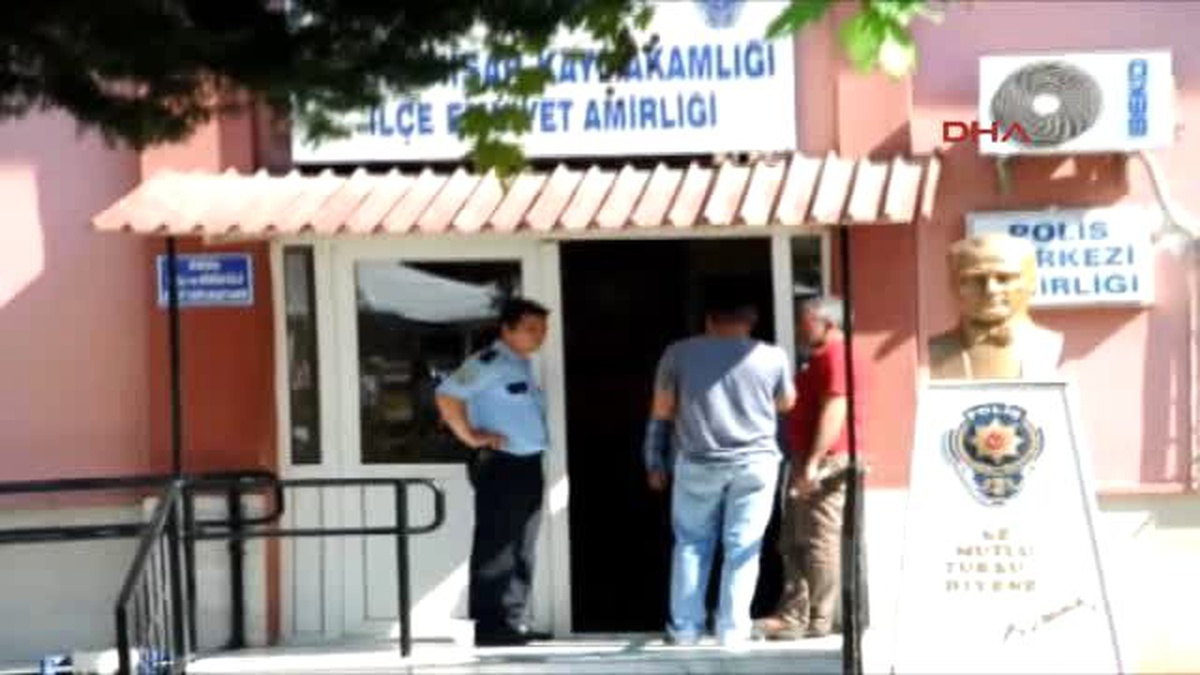 Barıştığı Eşini Öldürdüğü İddiasıyla Yakalanan Koca Adliyede