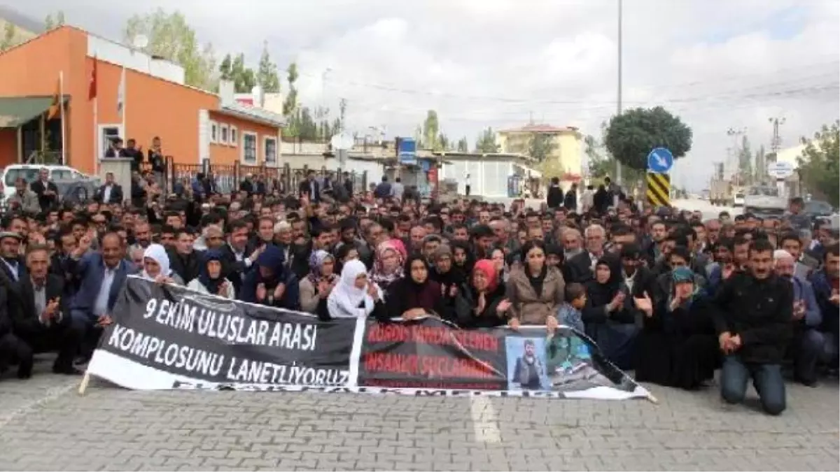 Başkale\'de Dbp\'lilerden Protesto Yürüyüşü