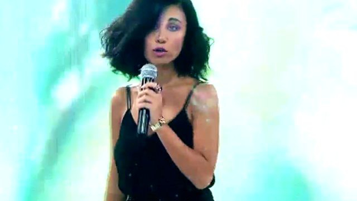 Betül Demir İşte Benim Stilim Sahnesinde