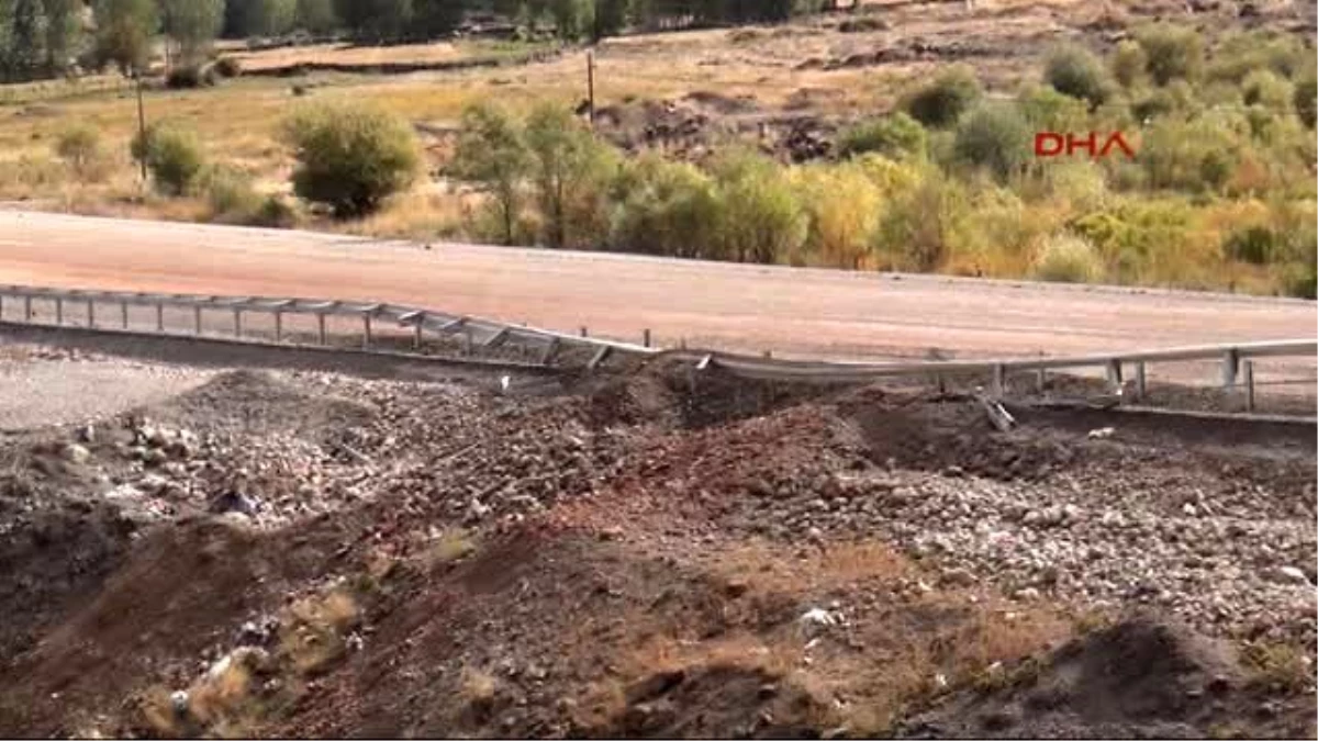 Bingöl\'de PKK\'nın Yola Tuzakladığı Bomba İmha Edildi