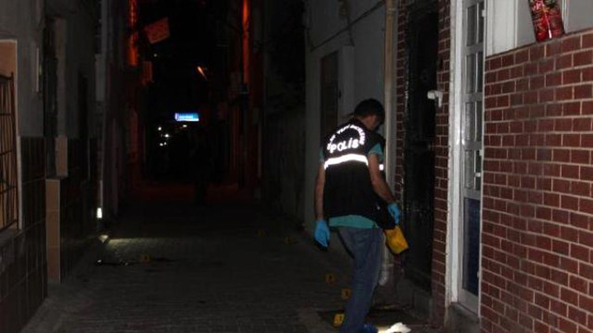 Boşandığı Eşinin Arkadaşını Pompalı Tüfekle Öldürdü