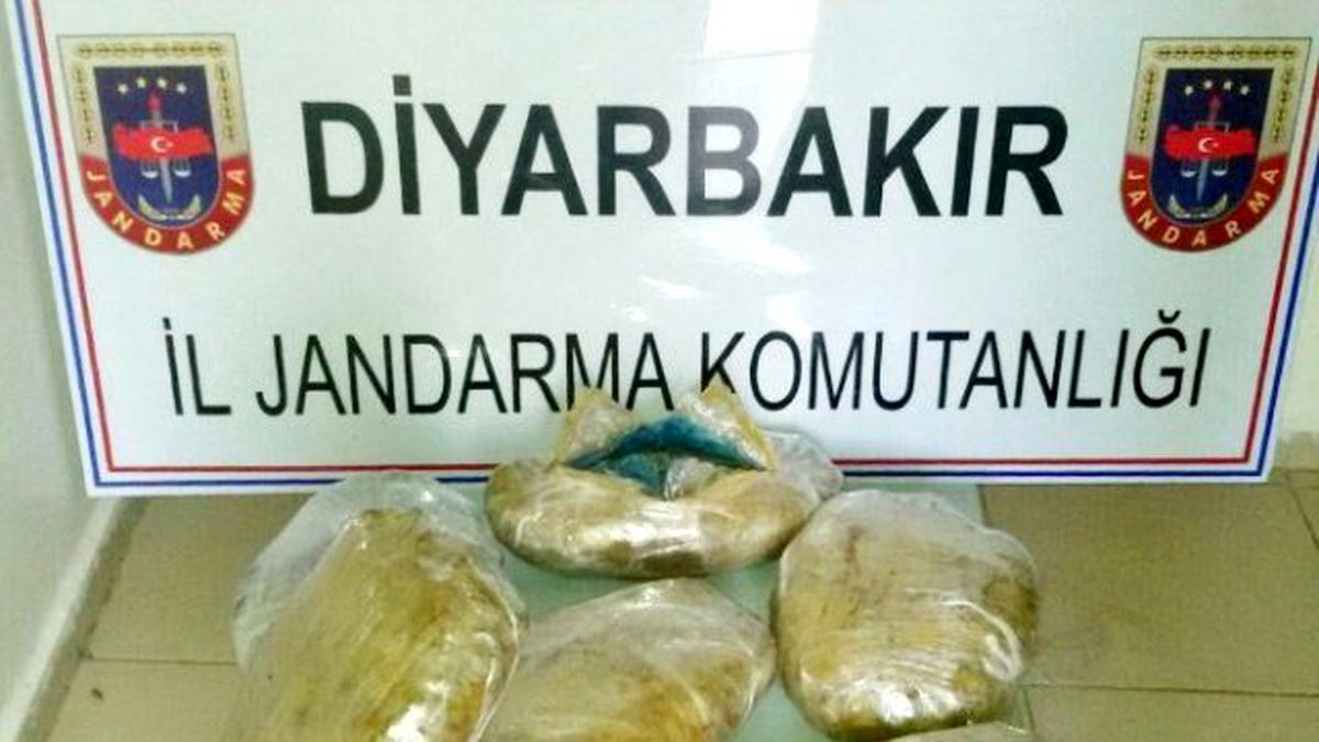 Diyarbakır\'da 13 Kilo Uyuşturucu Ele Geçirildi