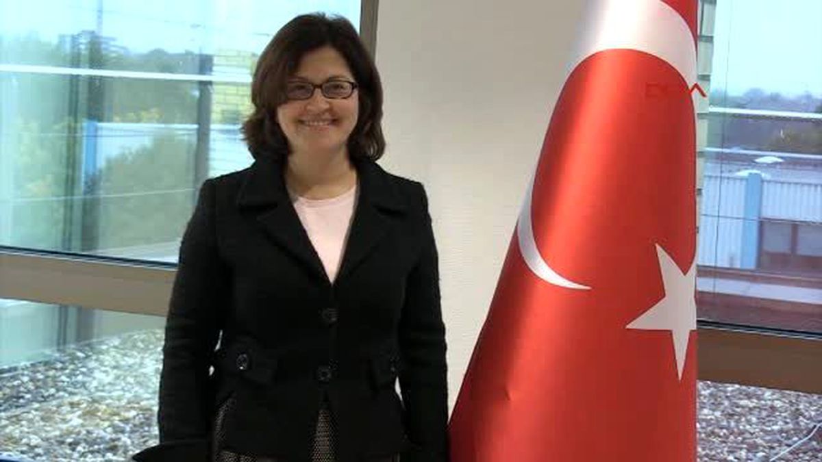 Düsseldorf Başkonsolosu Şule Gürel: ?gençlerin Eğitimine Önem Vermeliyiz?