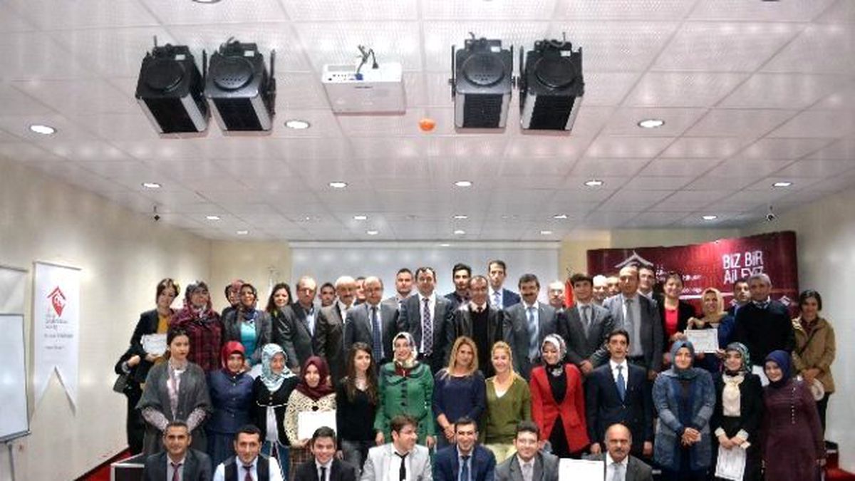 Erzurum\'da \'Eğitimle Mutlu Yarınlar\' Projesi Katılım Belgesi Töreni