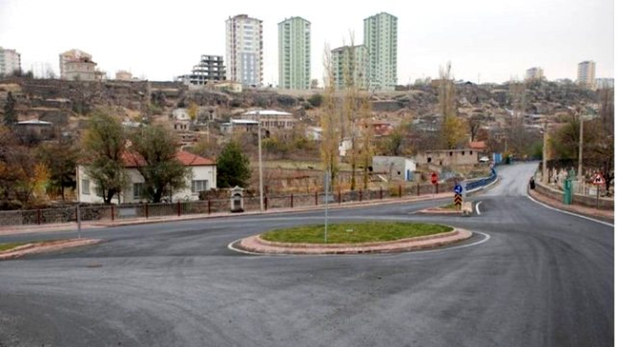 Esentepe ile Osmankavuncu Mahallelerinde Kavşak ve Yol Düzenleme Çalışması