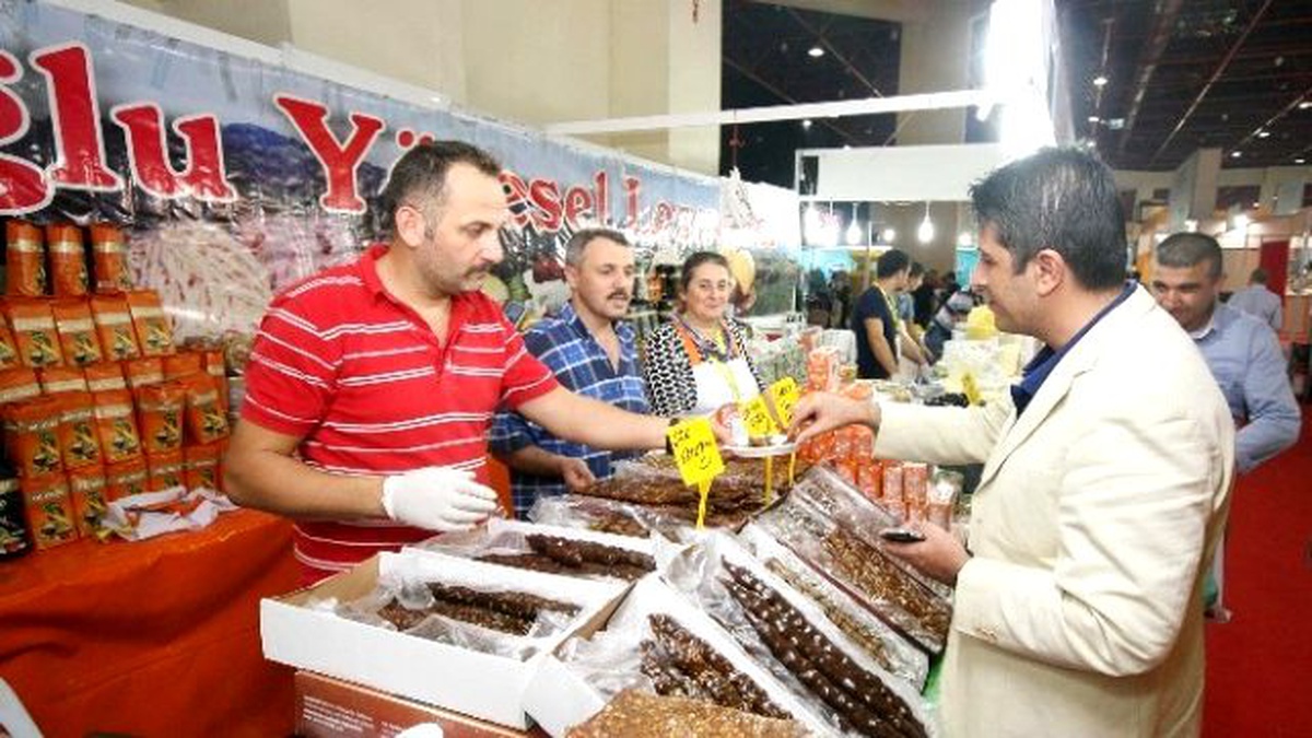 Fuar Ziyaretçilerini Başkan Turgay Genç Karşıladı