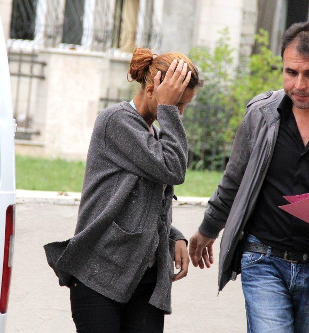 Girdiği Evden 3 Bin Liralık Altın Çalan Kadını Vatandaşlar Yakaladı