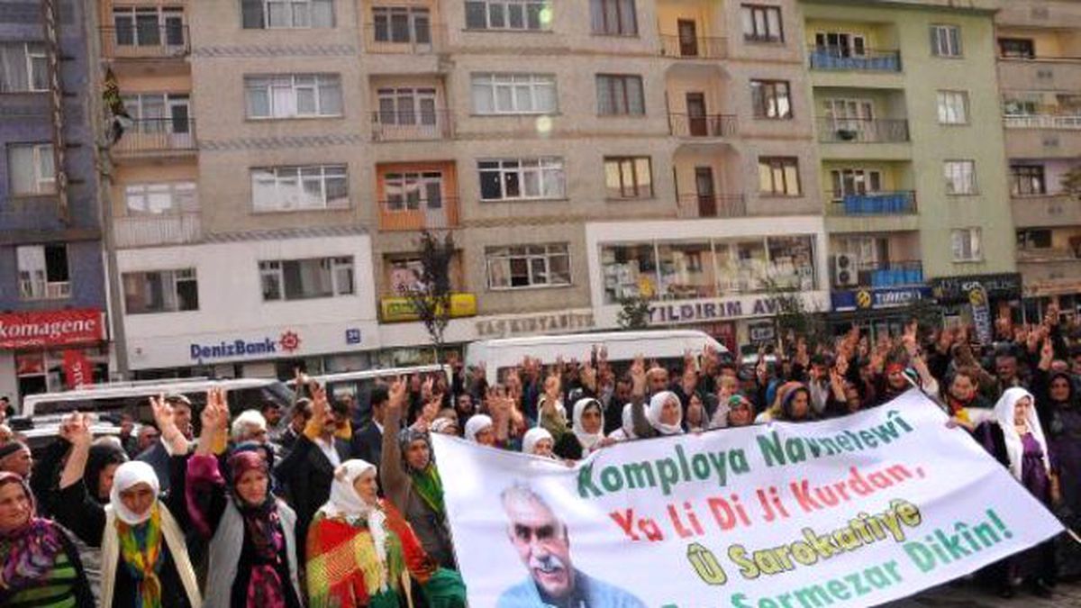 Hakkari\'de Öcalan Protestosu