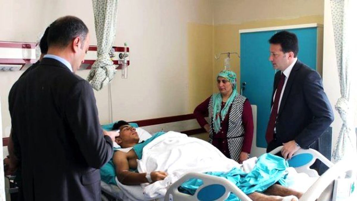 Halil\'in Masraflarını Üstlendiler
