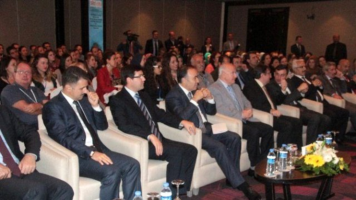 İngilizce Öğretmenlerine İhtiyaç Analizi ve Öğretmen Eğitimi Projesi