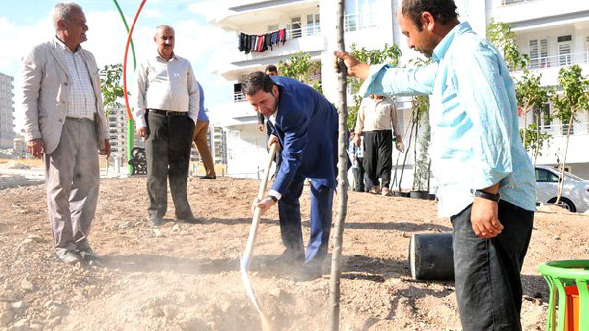Karaköprü\'de Ağaç Seferberliği