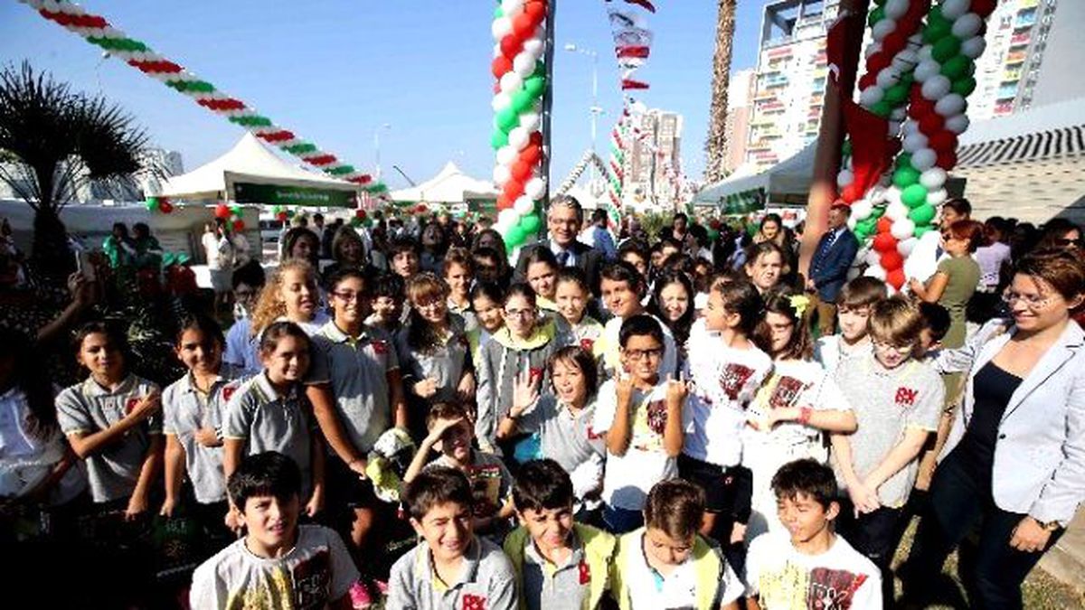 Karşıyaka\'da Bilim Dolu Şenlik