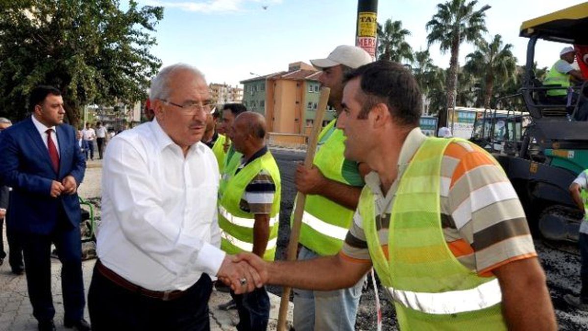 Kocamaz, Anamur\'da Asfalt Çalışmalarını Yerinde İnceledi