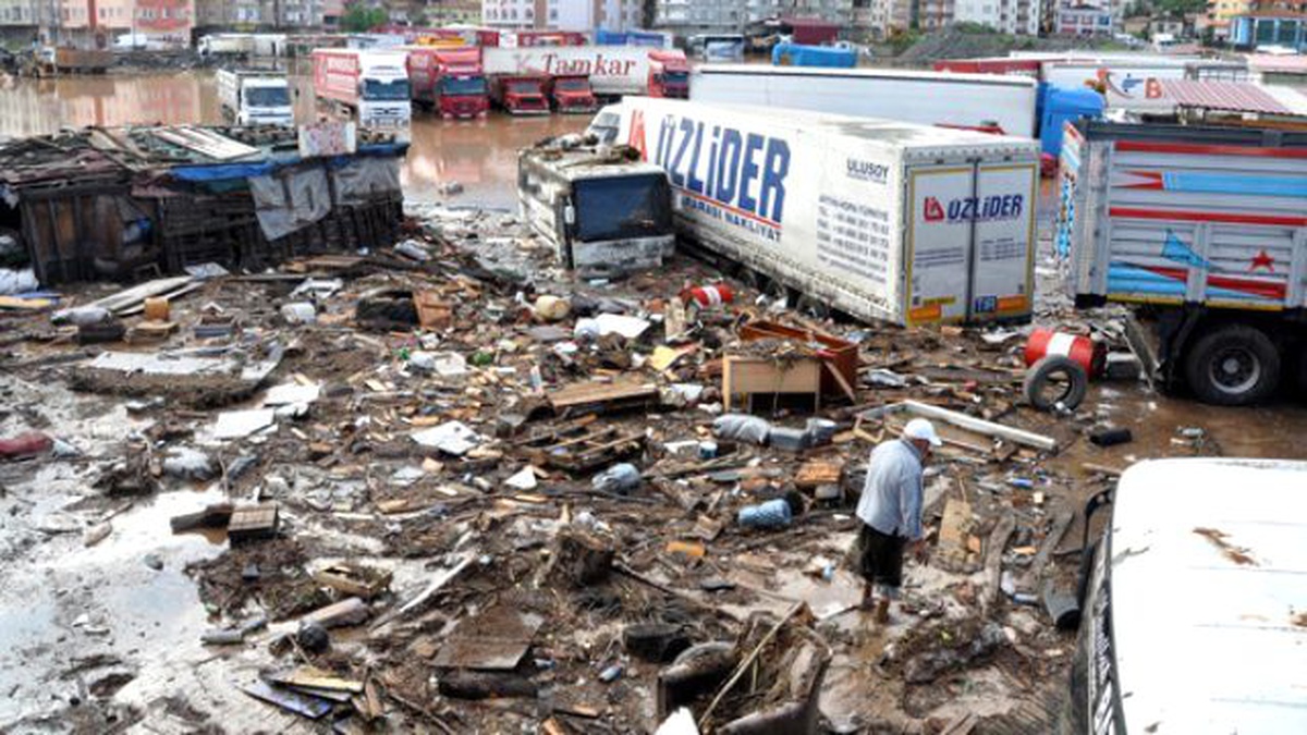 Meteoroloji\'den Doğu Karadeniz İçin \'Çok Kuvvetli Yağış\' Uyarısı