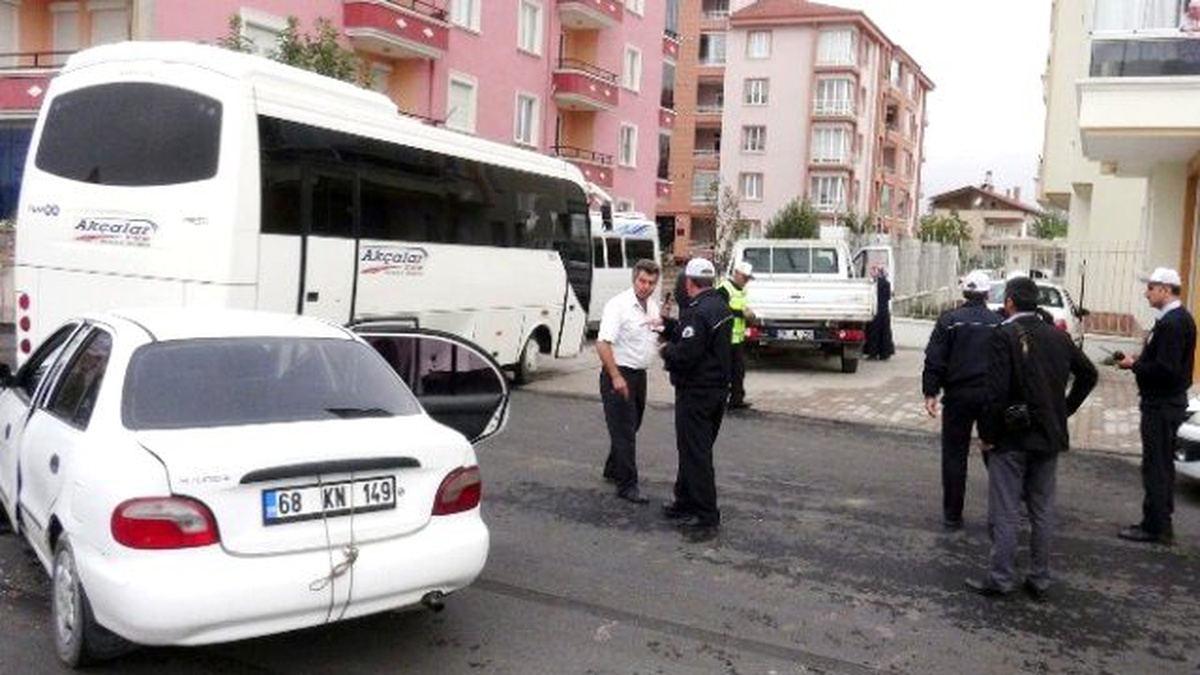 Öğrenci Servisi Kaza Yaptı: 4 Yaralı