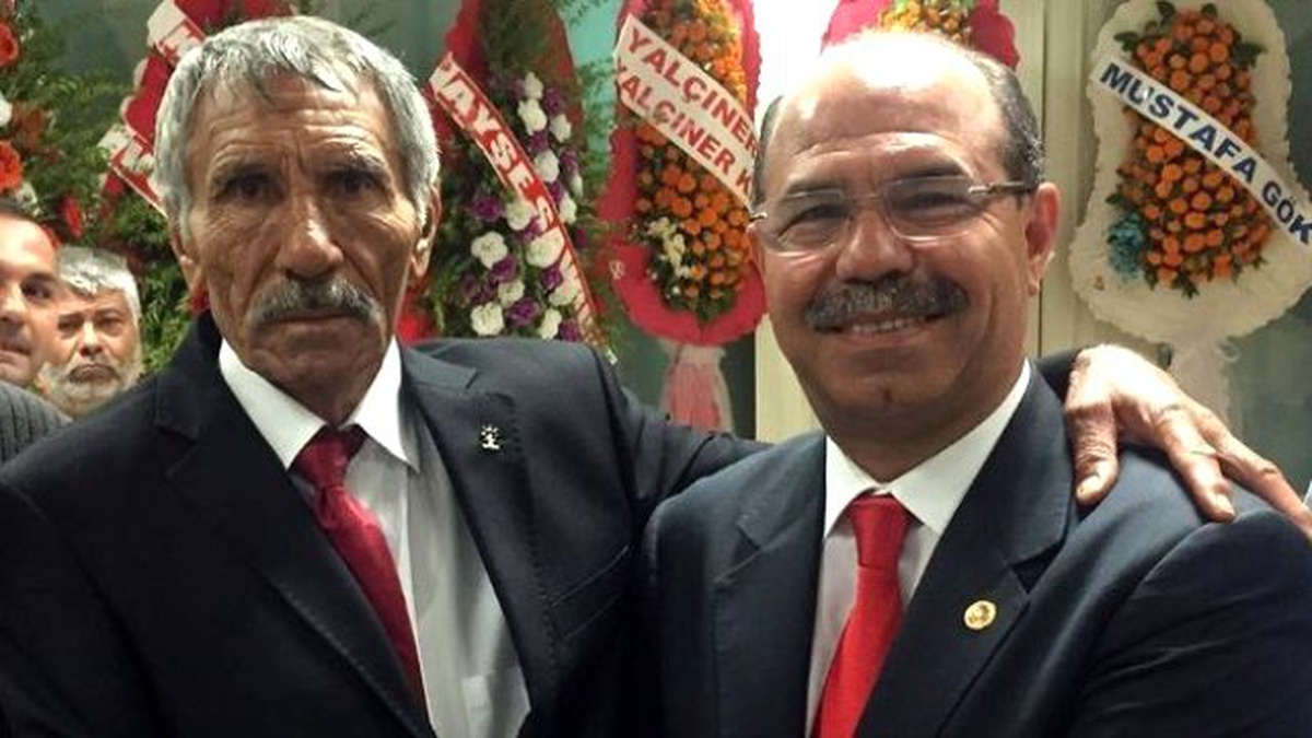 Osmaniye\'de MHP\'li Eski Yönetici AK Parti\'ye Geçti